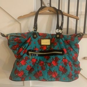 Betseyville Weekender